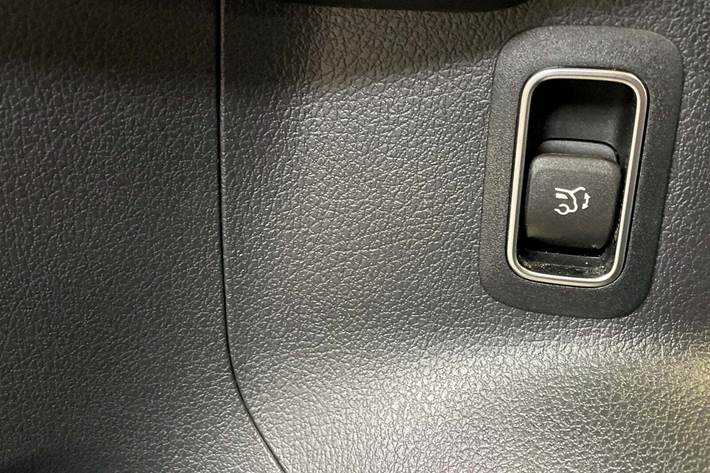 Sort Mercedes EQB250+ fra 2023