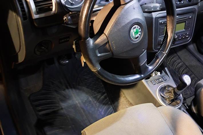 Blå Skoda Fabia fra 2009