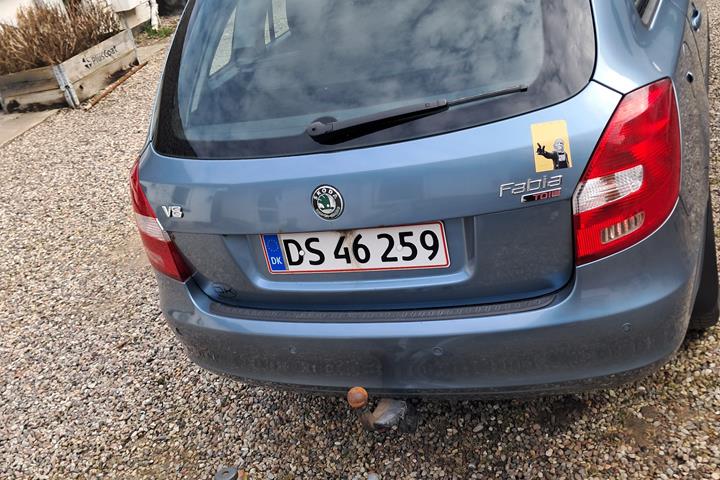 Blå Skoda Fabia fra 2009
