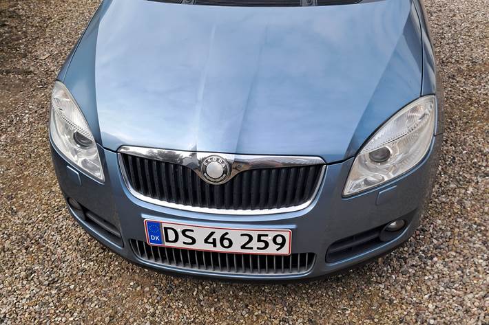 Blå Skoda Fabia fra 2009