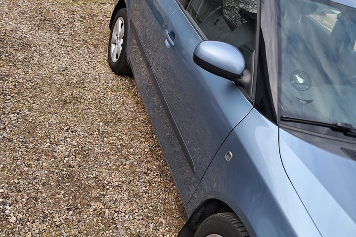 Blå Skoda Fabia fra 2009