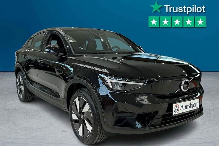Sort Volvo C40 fra 2024 set udefra
