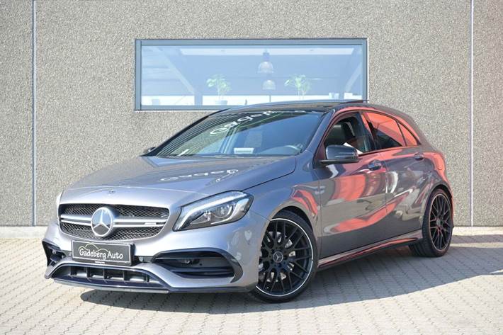 Grå Mercedes A45 fra 2017