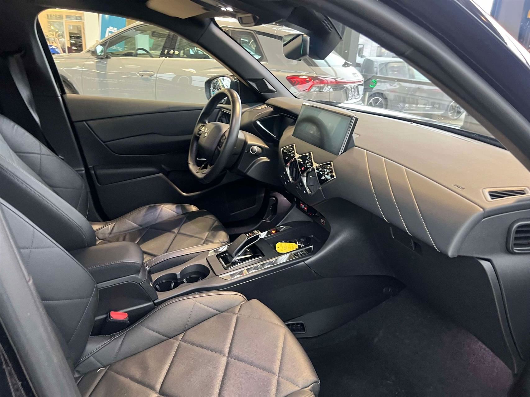 Sort DS DS3 Crossback fra 2022 set indefra