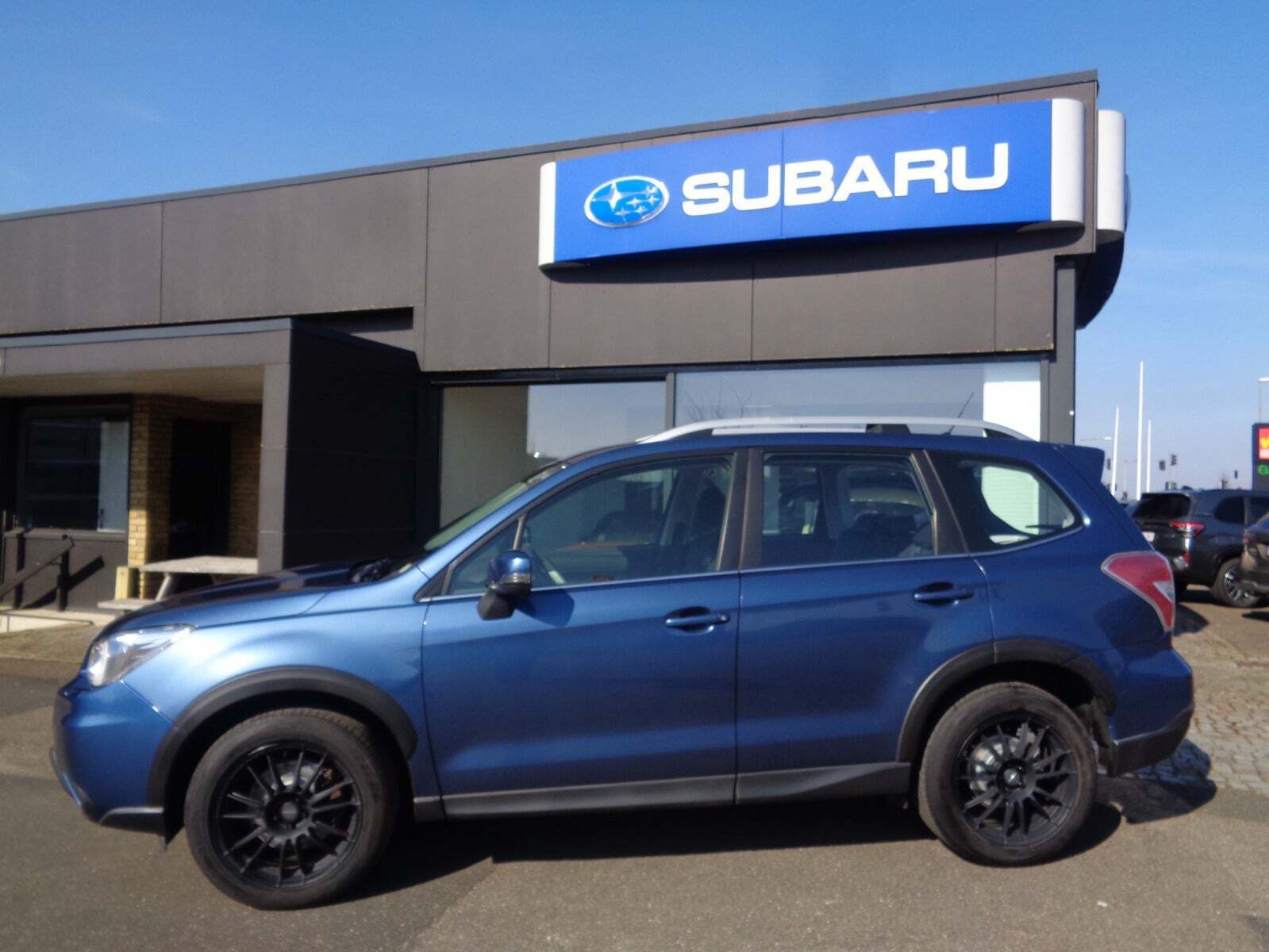 Blå Subaru Forester fra 2013