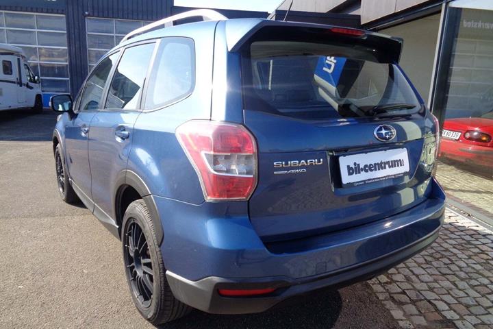 Blå Subaru Forester fra 2013