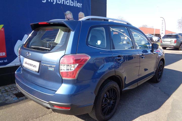 Blå Subaru Forester fra 2013