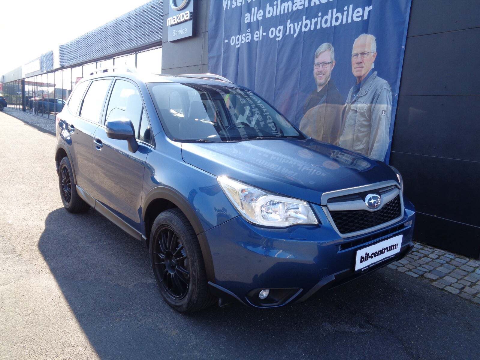 Blå Subaru Forester fra 2013