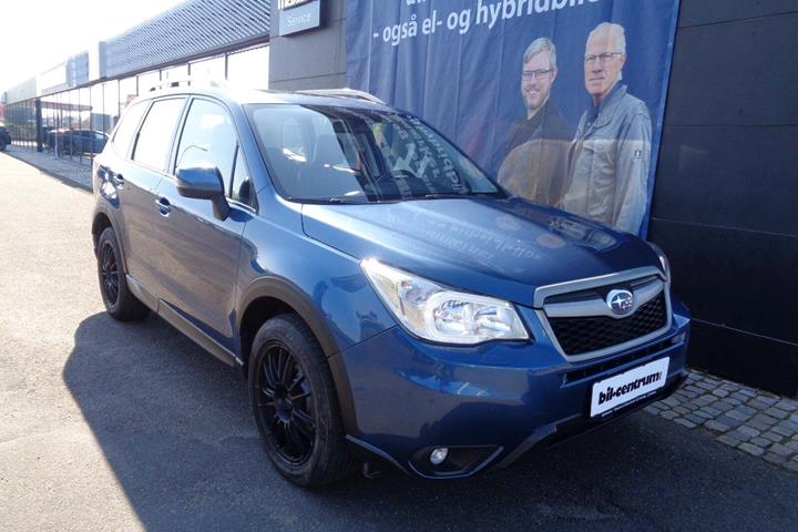 Blå Subaru Forester fra 2013