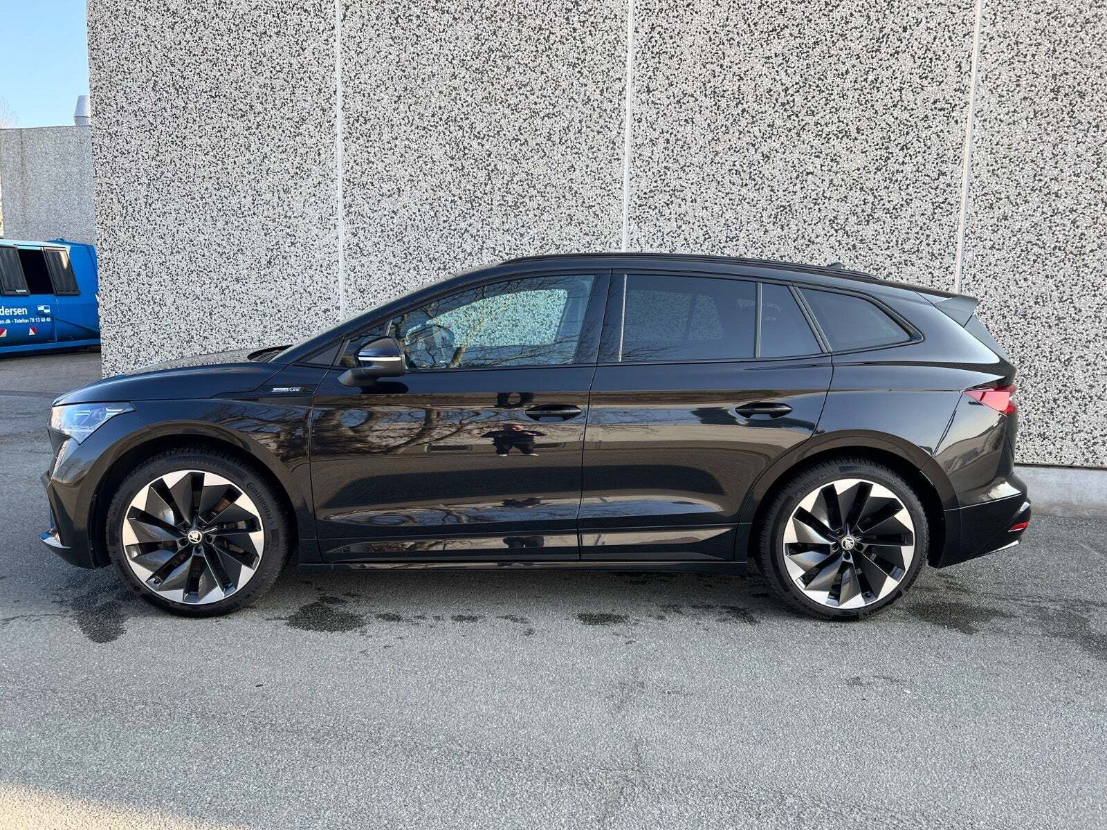 Sort Skoda Enyaq fra 2023