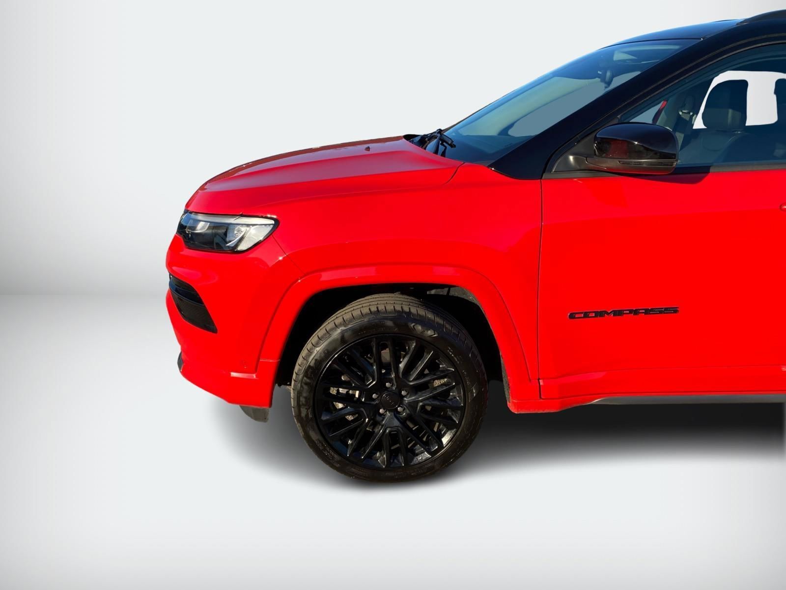 Rød Jeep Compass fra 2023