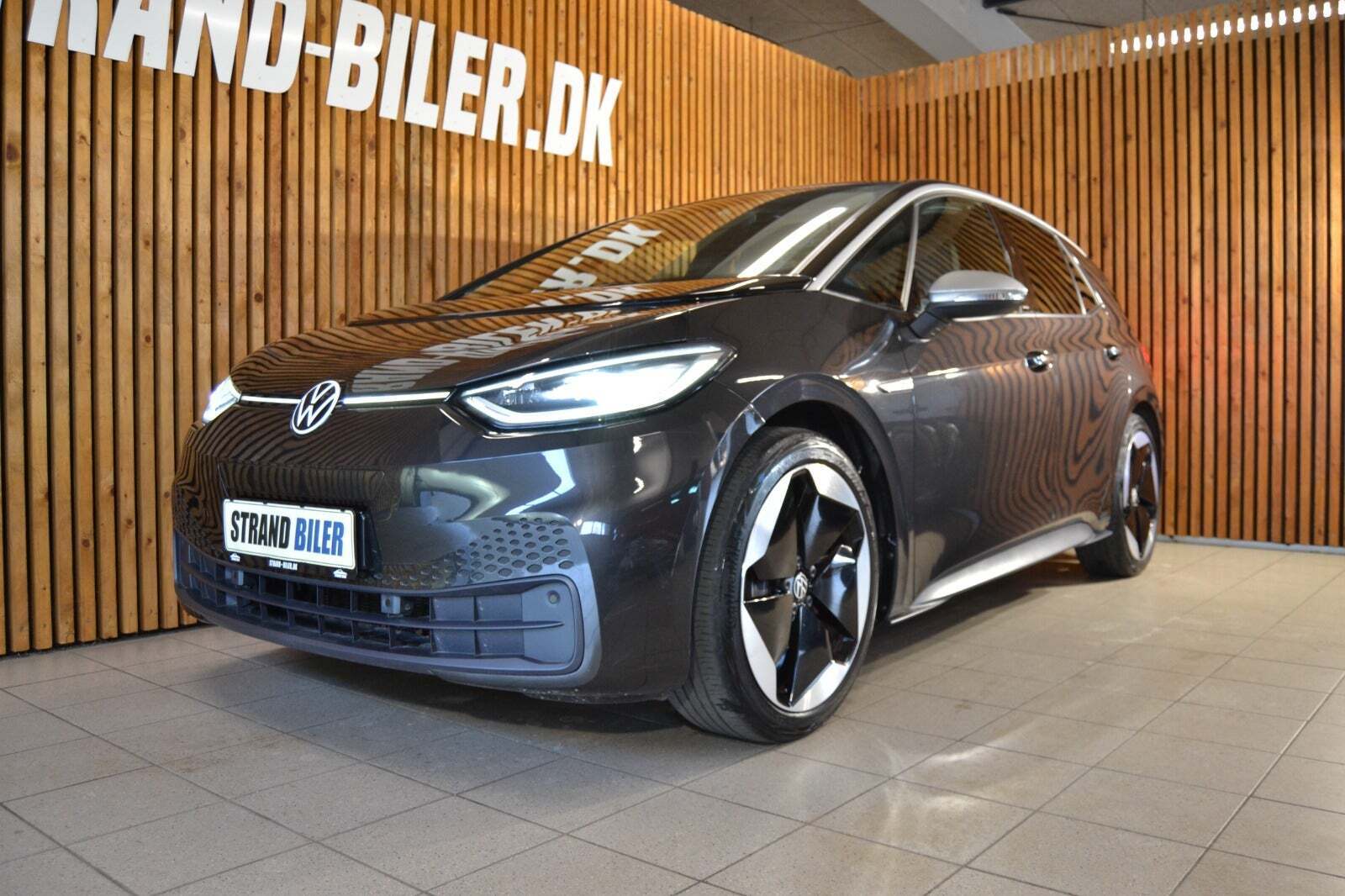 Grå VW ID.3 fra 2021 set udefra