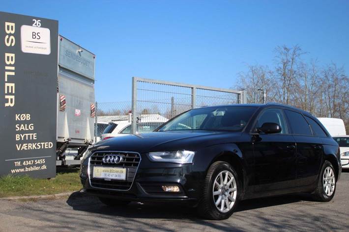 Sort Audi A4 fra 2013 set udefra