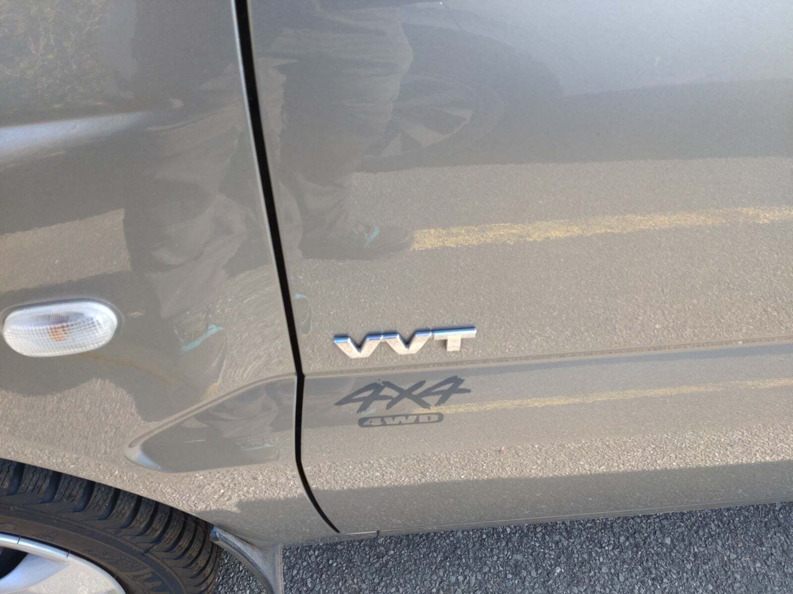 Grå Suzuki Ignis fra 2005