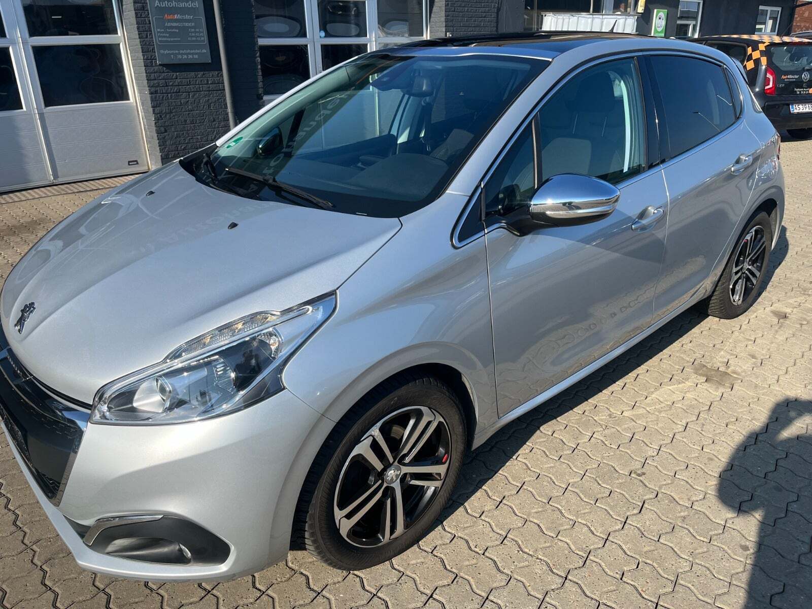 Peugeot 208 1,6 BlueHDi 100 Desire Sky