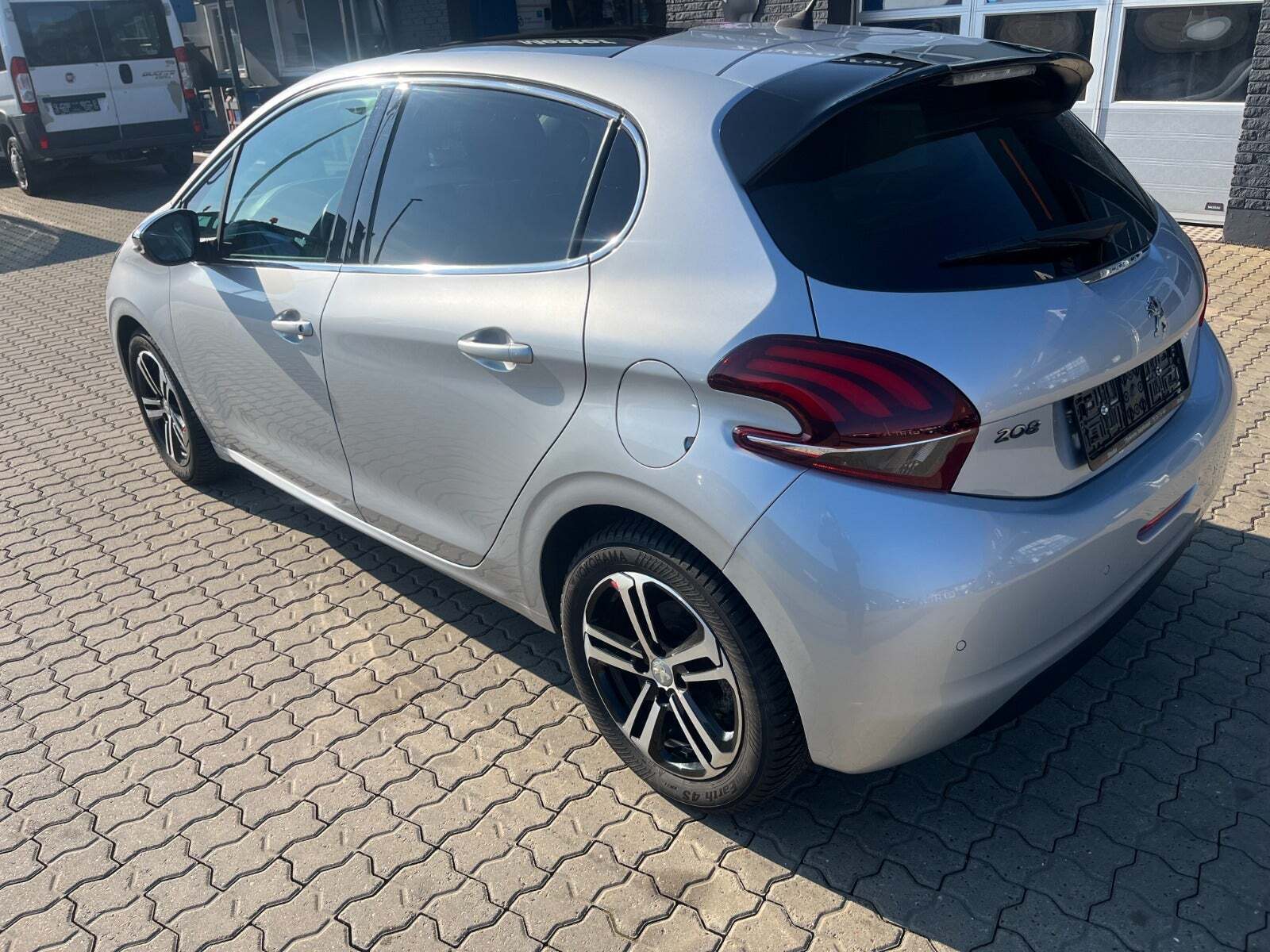 undefined Peugeot 208 fra 2018