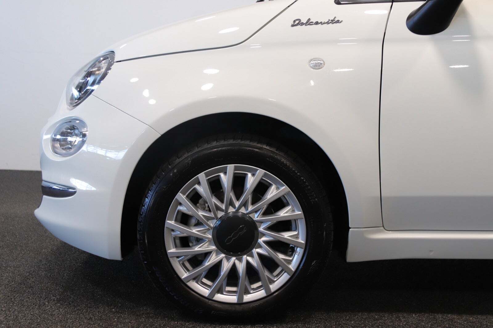 Hvid Fiat 500 fra 2023