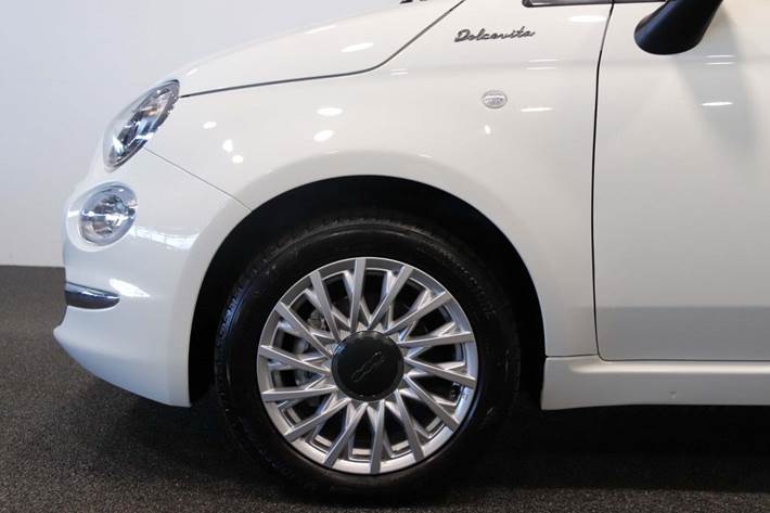 Hvid Fiat 500 fra 2023