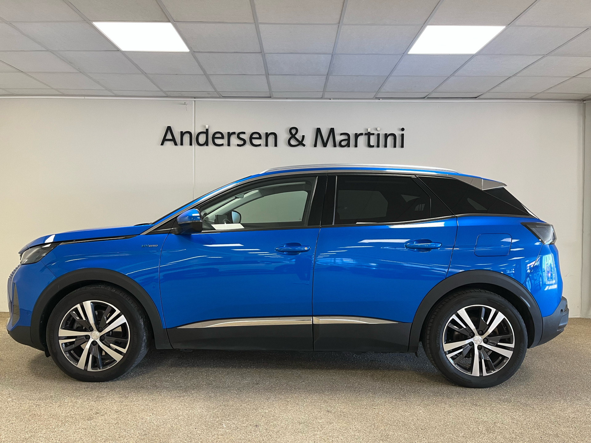 Blå Peugeot 3008 fra 2021