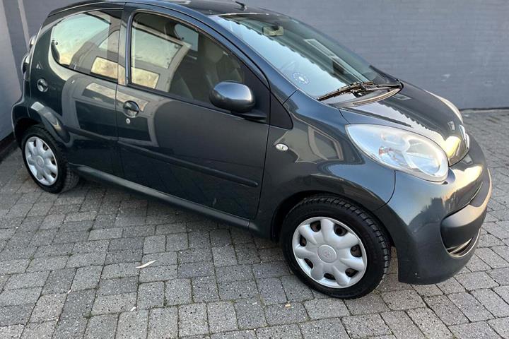 Grå Citroën C1 fra 2008