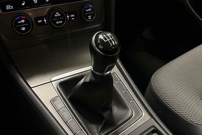 Sølv VW Golf VII fra 2013