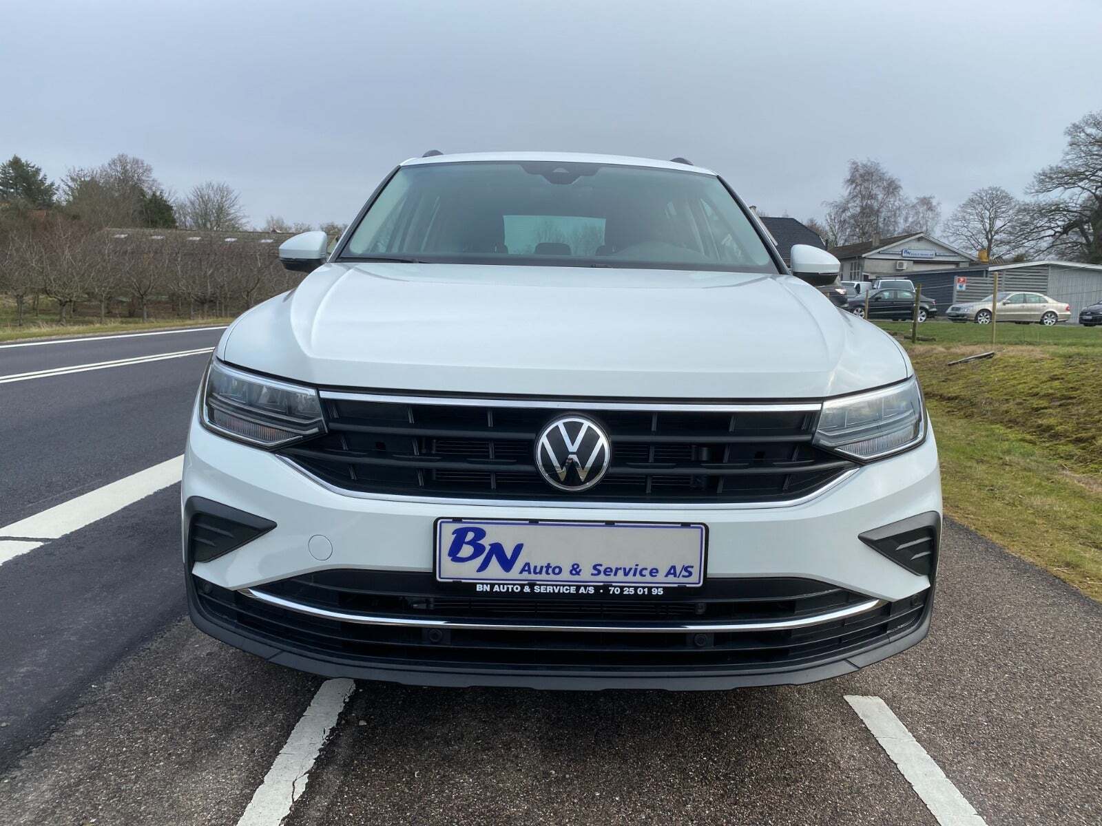Hvid VW Tiguan fra 2021