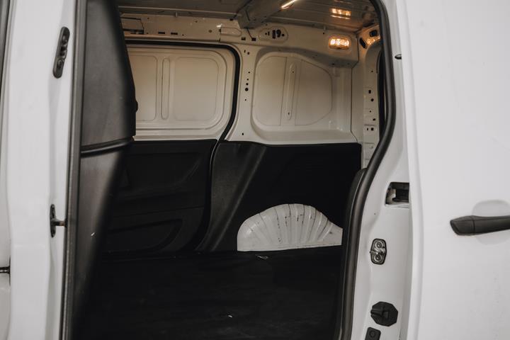 Hvid Toyota ProAce City fra 2021