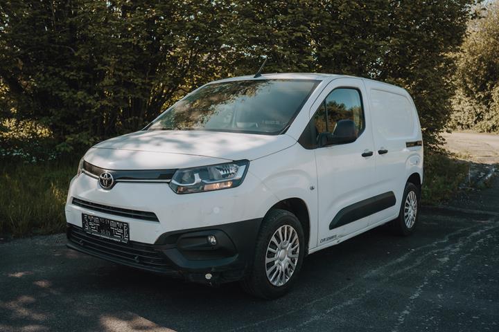 Hvid Toyota ProAce City fra 2021