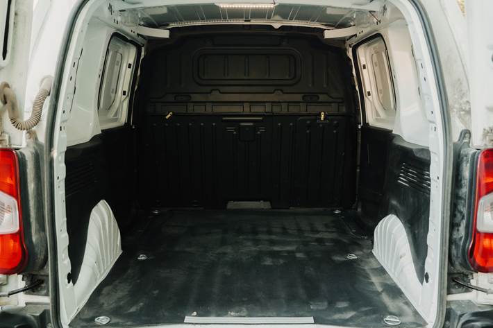 Hvid Toyota ProAce City fra 2021