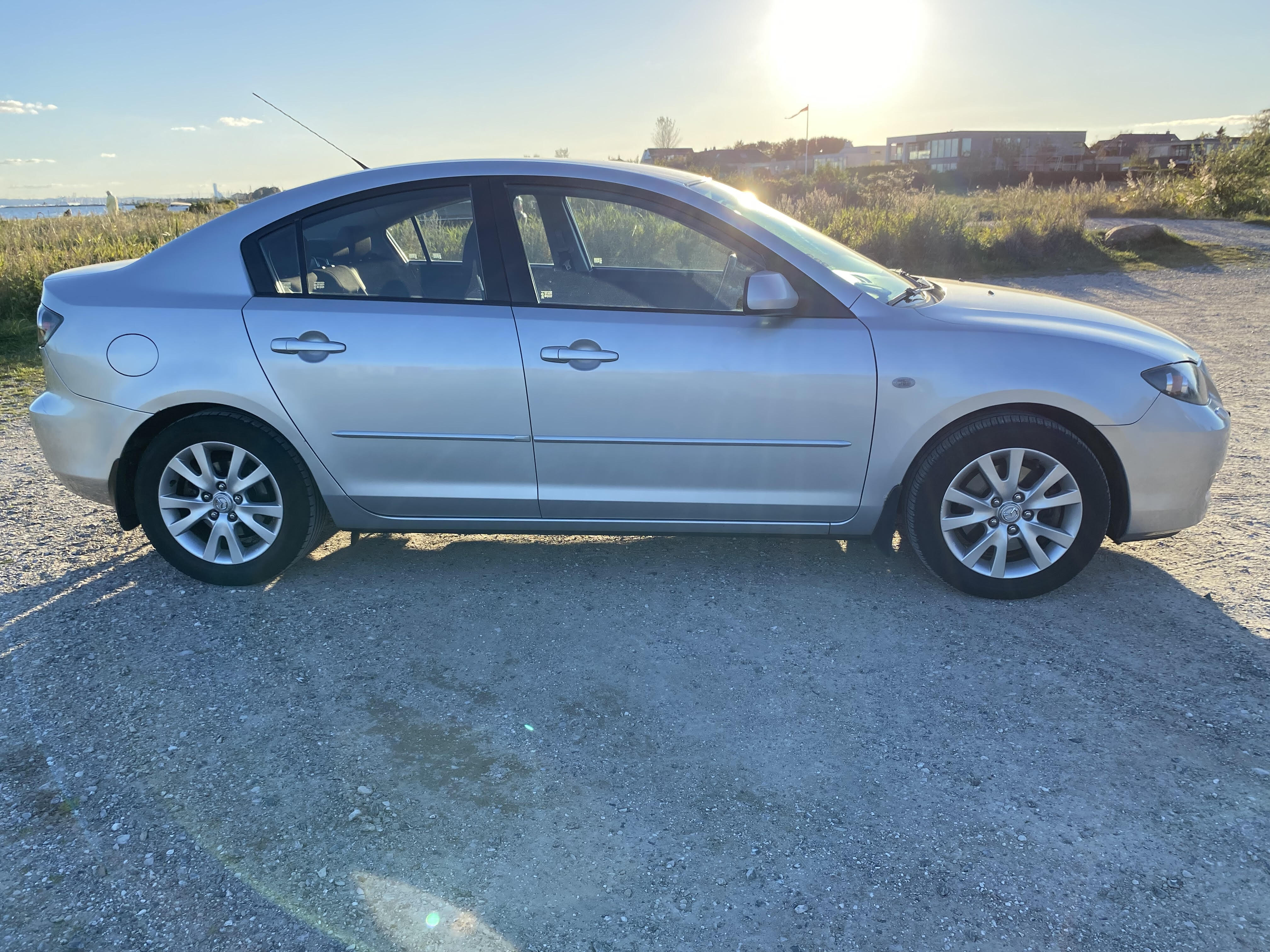 Sølv Mazda 3 fra 2008