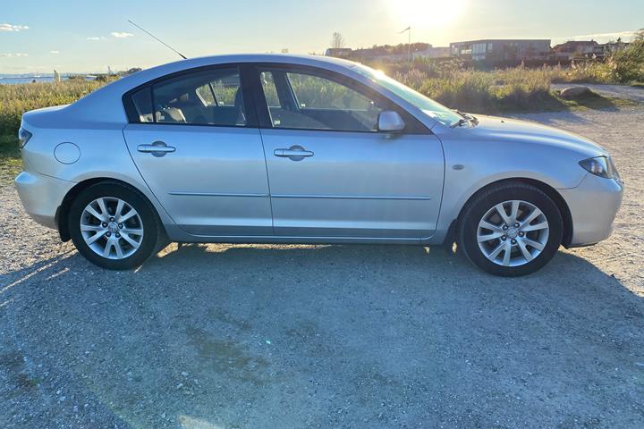 Sølv Mazda 3 fra 2008