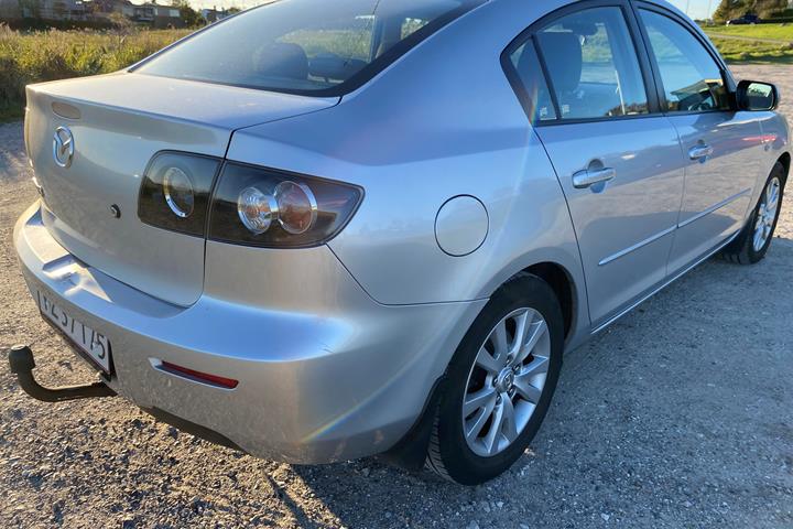 Sølv Mazda 3 fra 2008