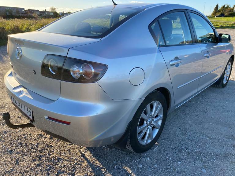 Mazda 3 2,0 SEDAN