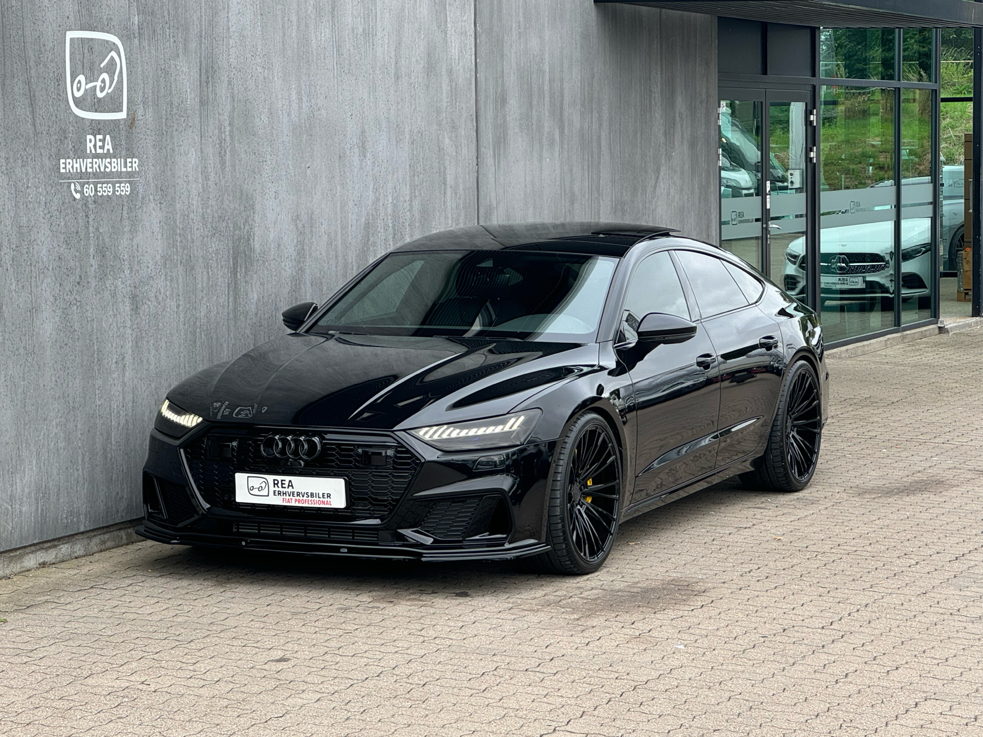 Sort Audi A7 fra 2018 set udefra