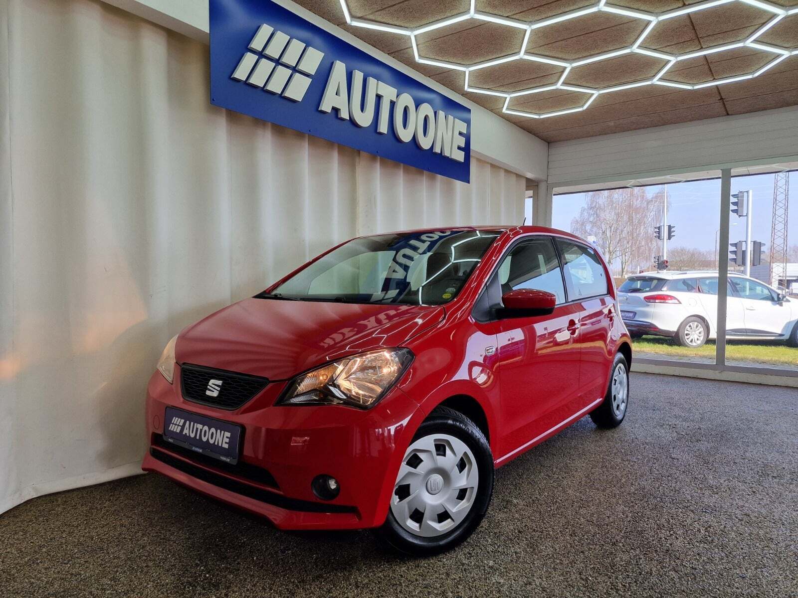 Rød Seat Mii fra 2014 set udefra