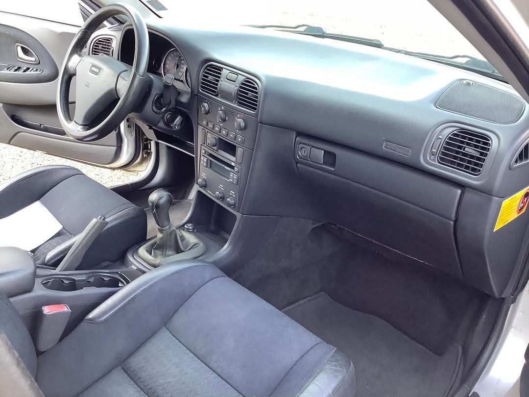 Sølv Volvo V40 fra 2004