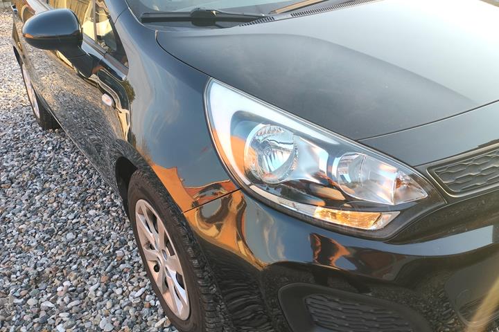 Sort Kia Rio fra 2014