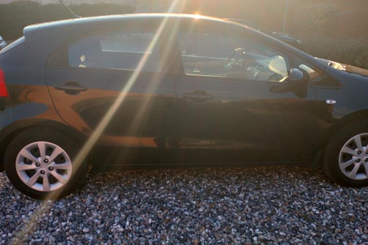 Sort Kia Rio fra 2014