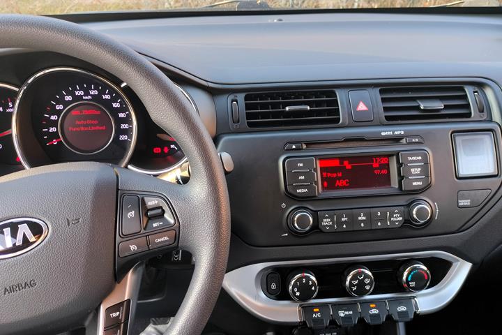 Sort Kia Rio fra 2014