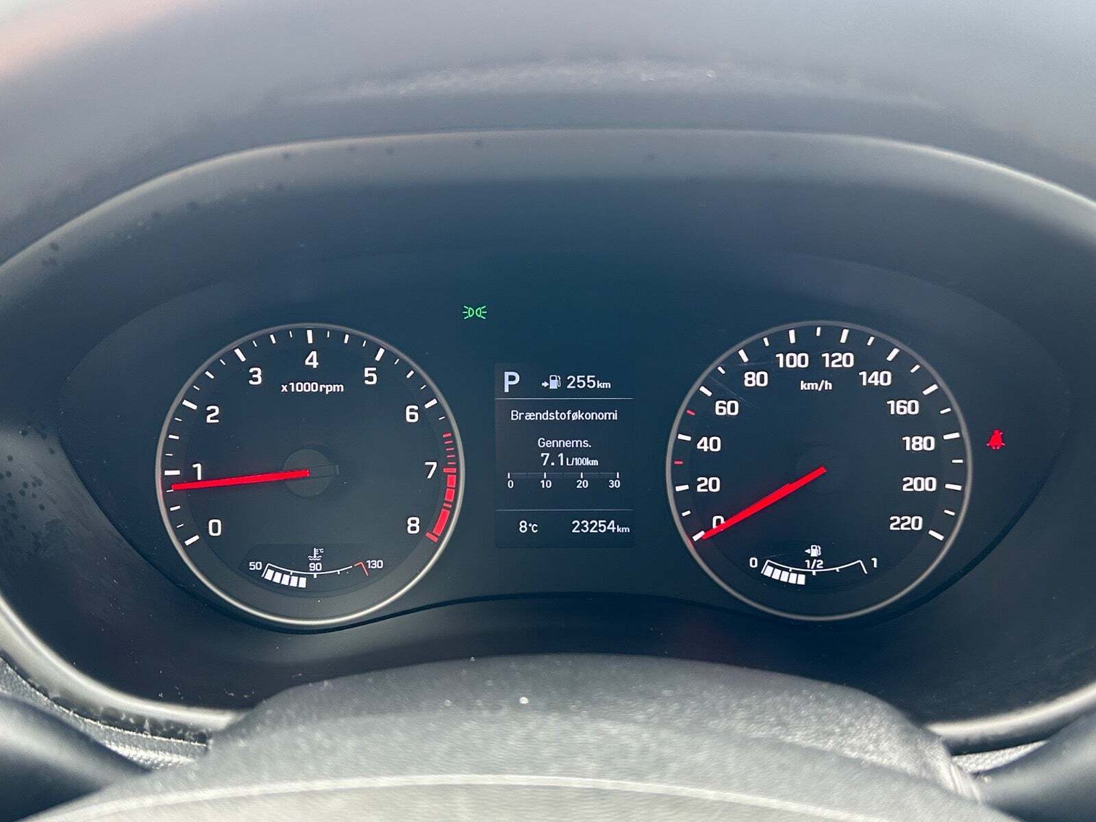 Blå Hyundai i20 fra 2020