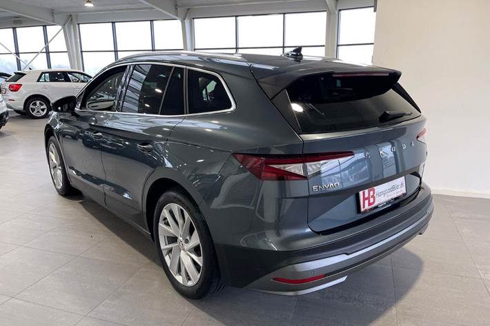 Grå Skoda Enyaq fra 2022
