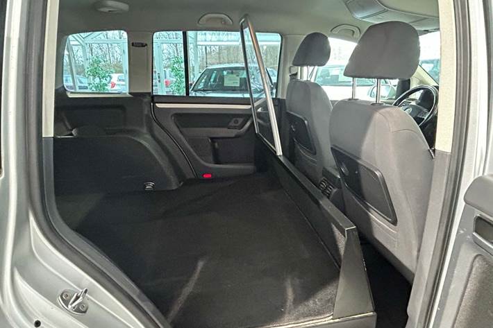 Sølv VW Touran fra 2008