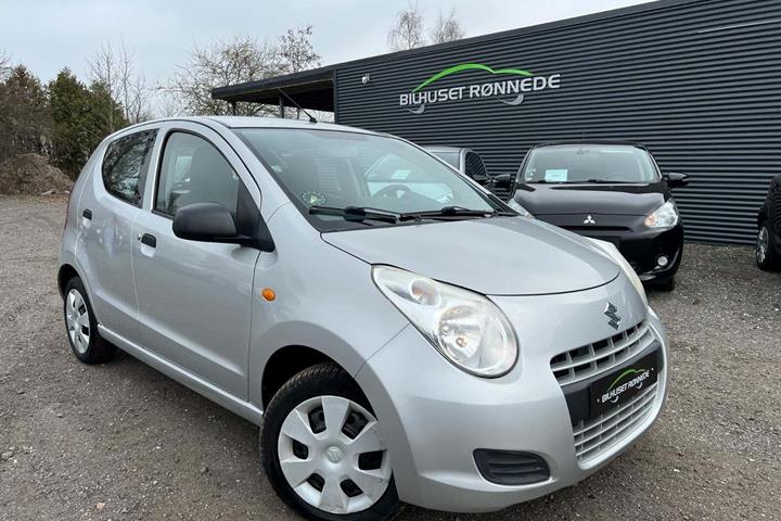 Sølv Suzuki Alto fra 2010