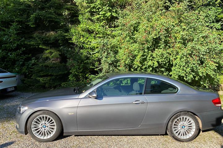 undefined BMW 330d fra 2008