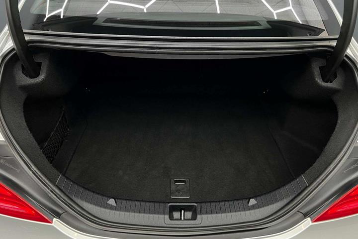 Sølv Mercedes CLA220 fra 2013