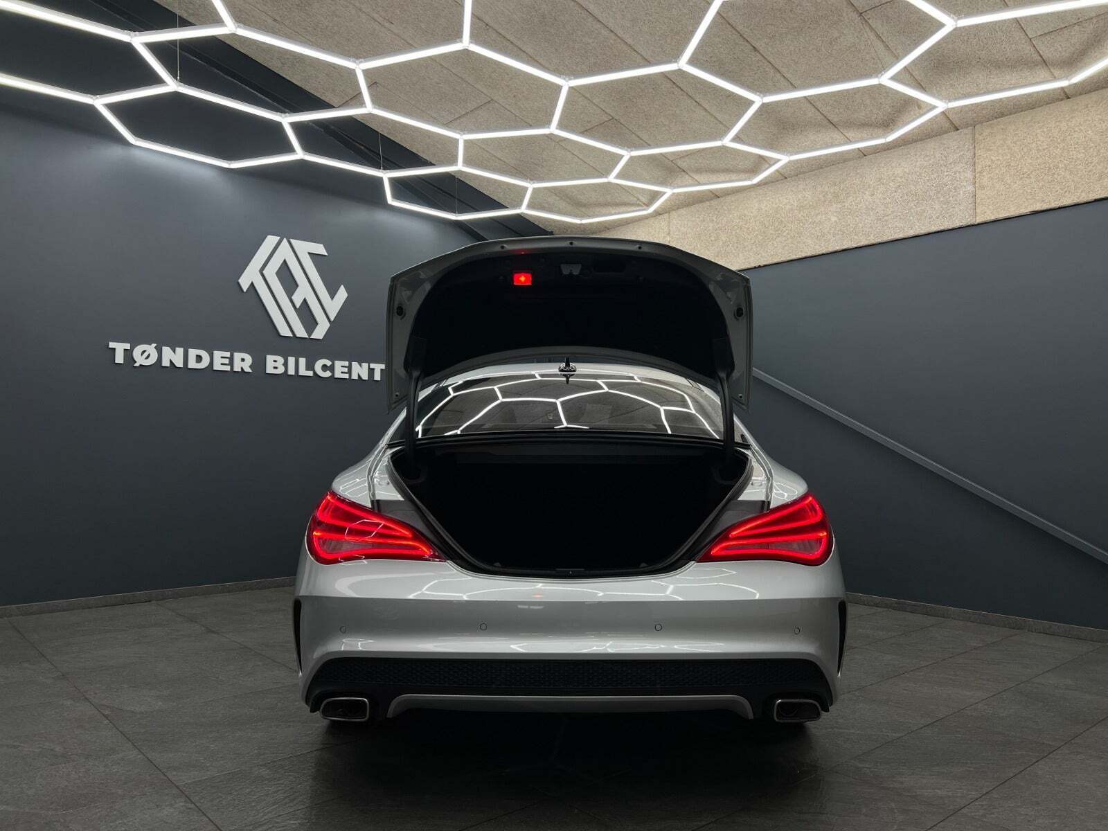 Sølv Mercedes CLA220 fra 2013