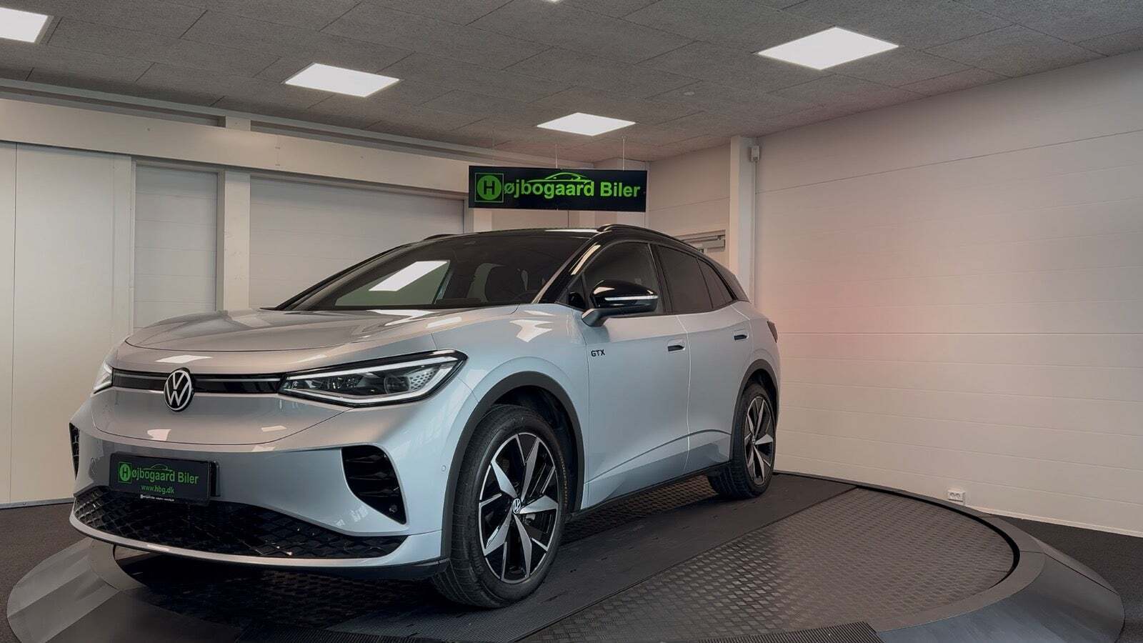 Sort VW ID.4 fra 2024 set udefra