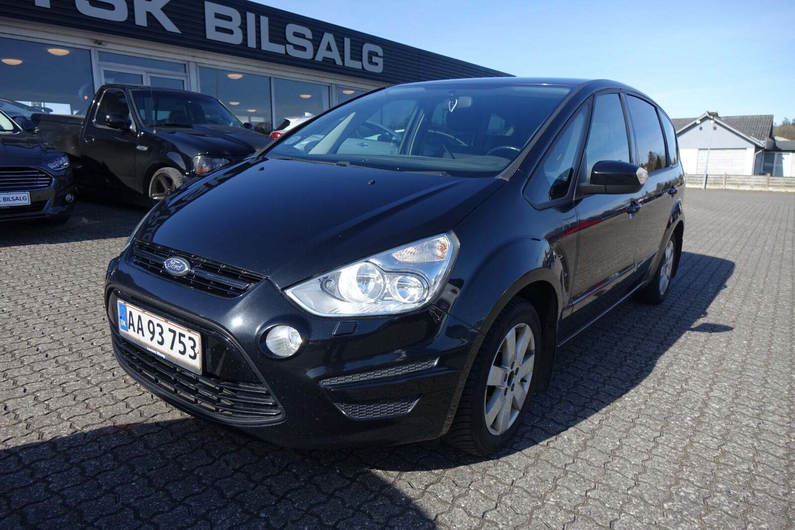 Sort Ford S-MAX fra 2011 set udefra