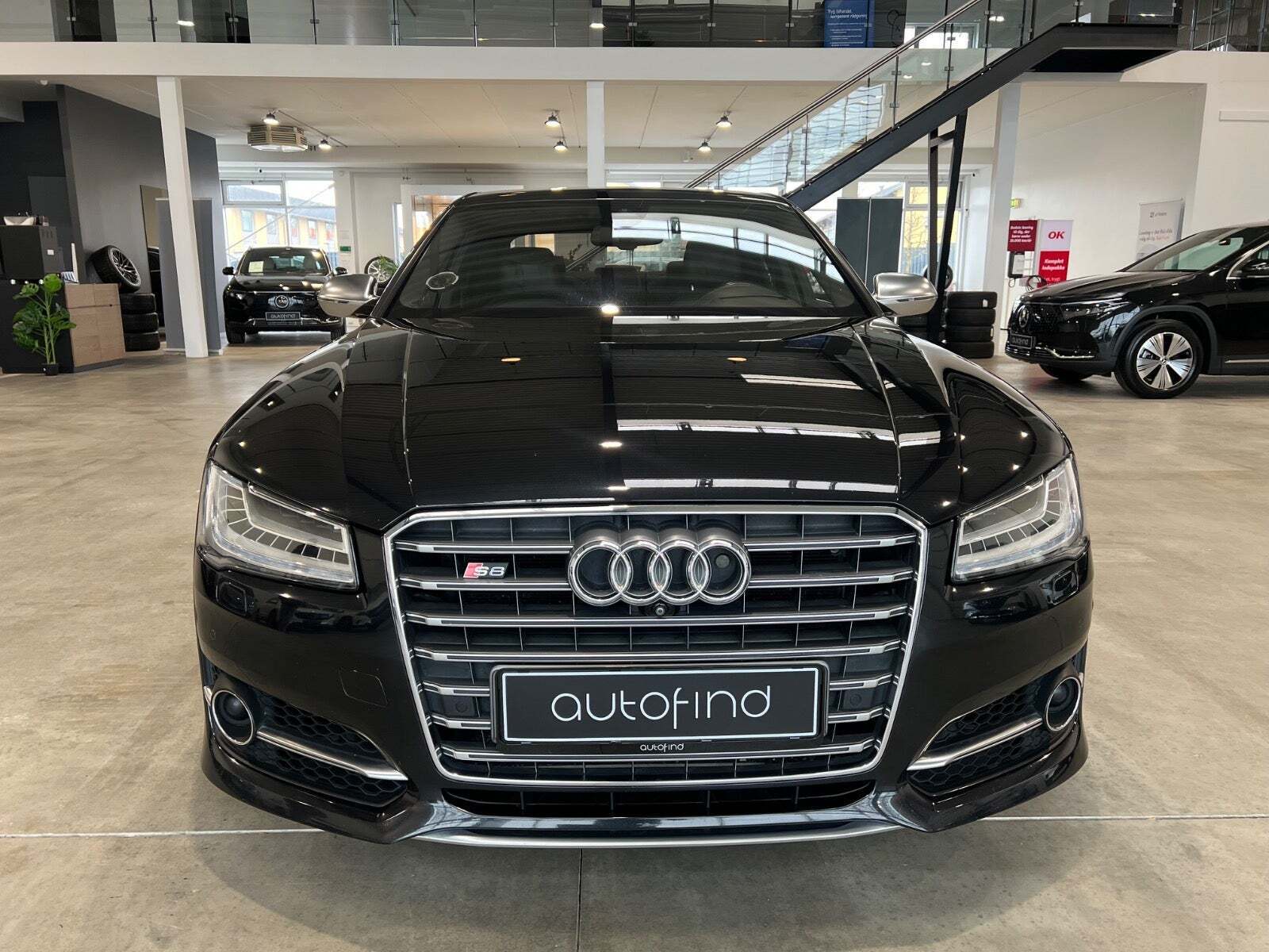 Sort Audi S8 fra 2014