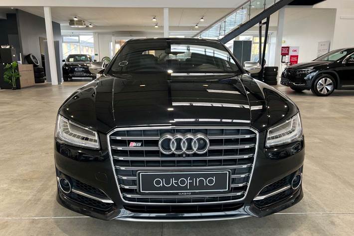Sort Audi S8 fra 2014